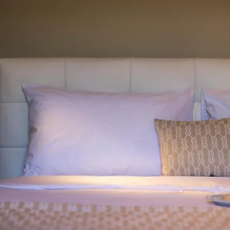 Olenia Luxury 3 Apartment *